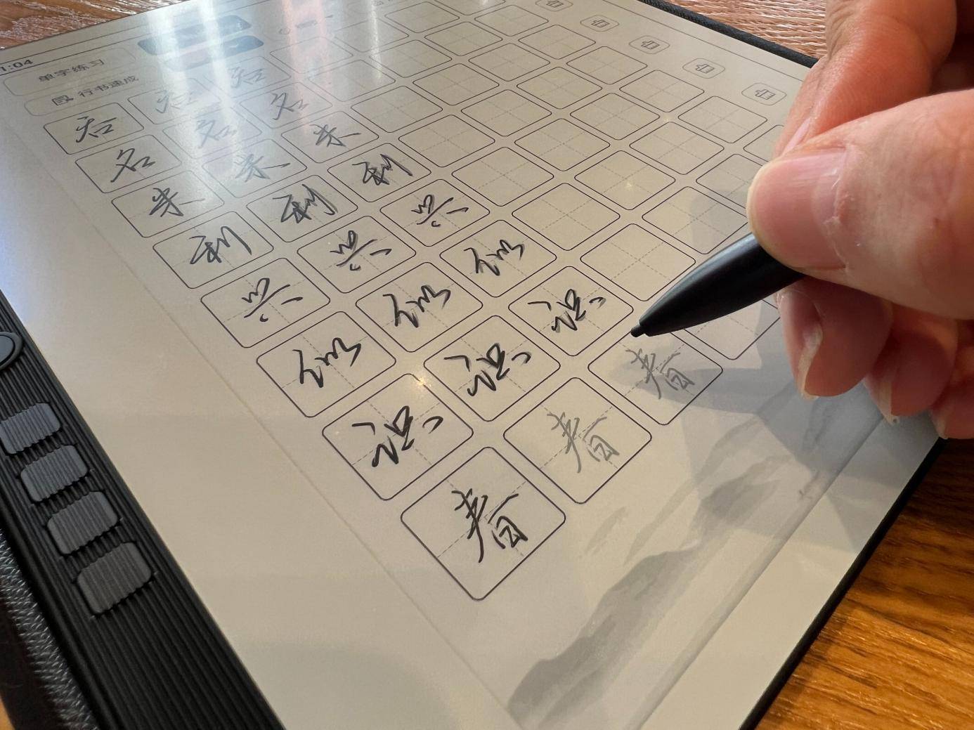 汉王N10对比华为MatePad Paper，谁才是值得入手的电纸书？_功能_Kindle_的设计