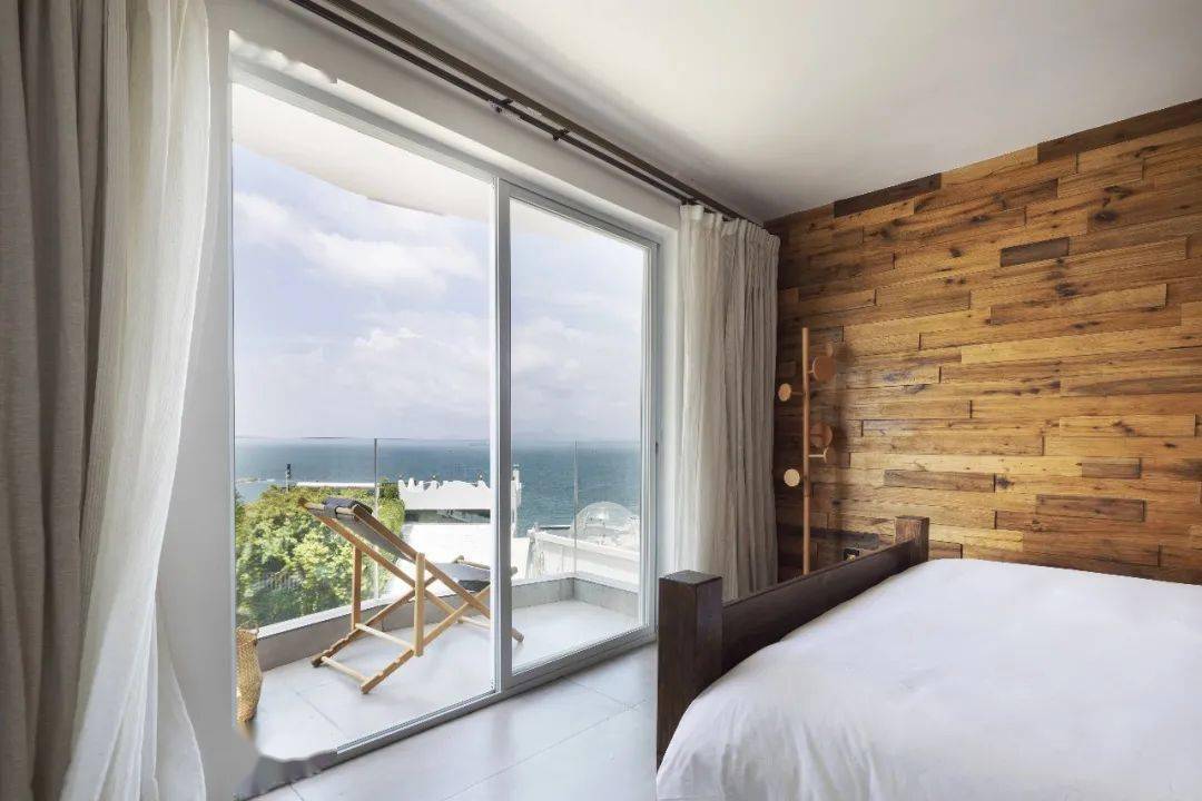 二楼海景大床房(1.8米大床一张)