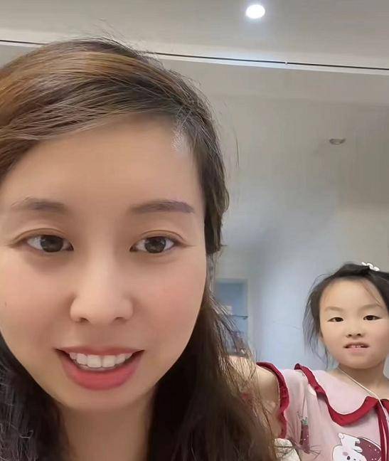 田静租的直播间被砸,田静郭威选择在户外直播,回应夫妻辞职原因_许敏