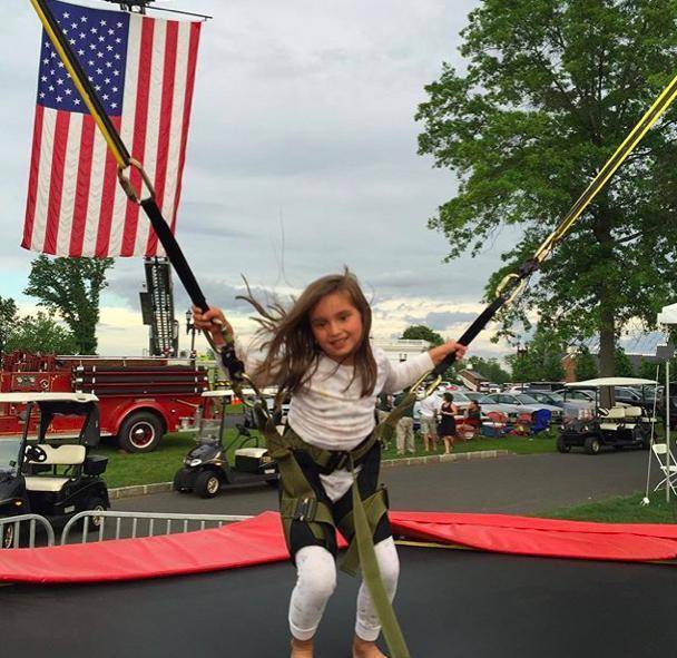 伊万卡晒女儿童年照!