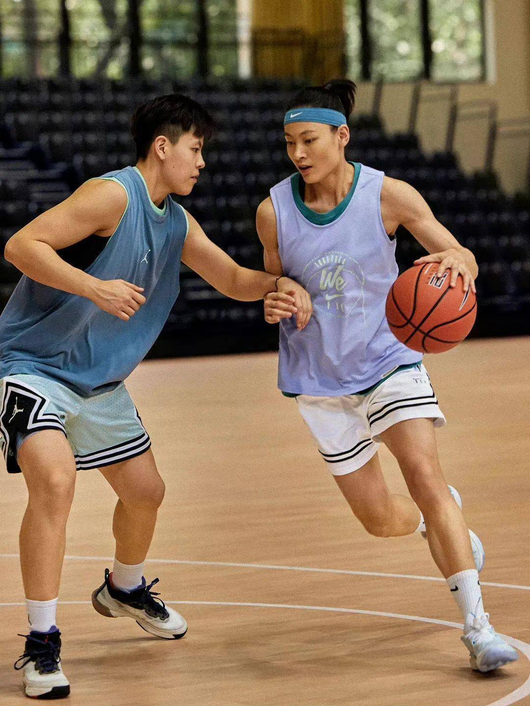 昆明这对姐妹花火了!_杨力维_杨舒予_杨飞鹏