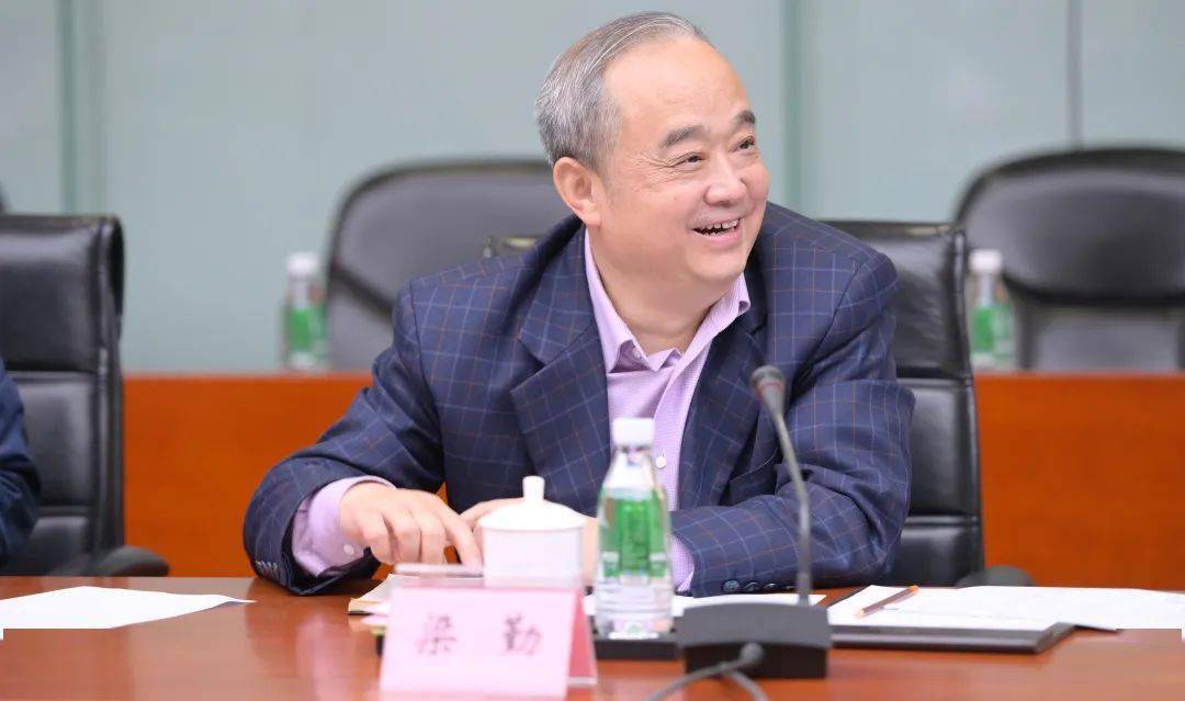 四川省企业联合会副会长兼秘书长梁勤一行到长虹控股集团调研_发展_经营_胡嘉