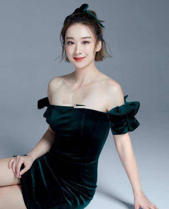 穆婷婷凭什么火,40岁照片晒出来就是证明,娱乐圈小花可以让位_实力