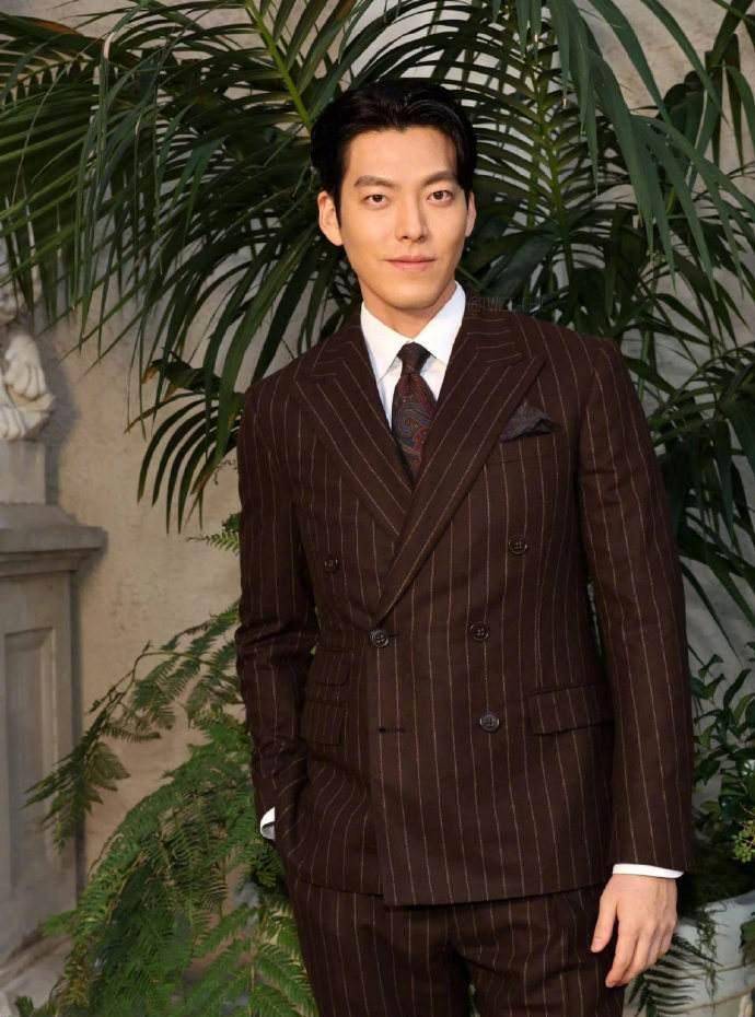 大战时装周,现在的李敏镐和金宇彬谁的颜值更能打?_气质_网友_照片