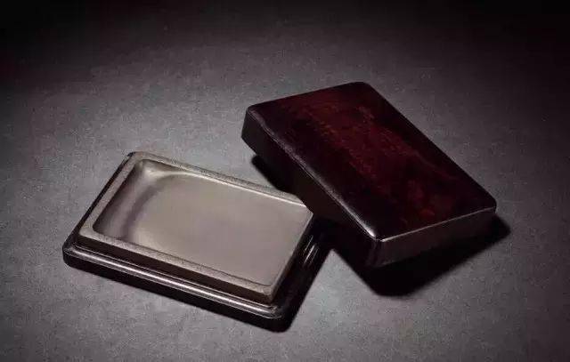 岛》▲ 清 细云纹石渠端砚▲ 清 俞文葆铭两面用长方端砚(文章源自