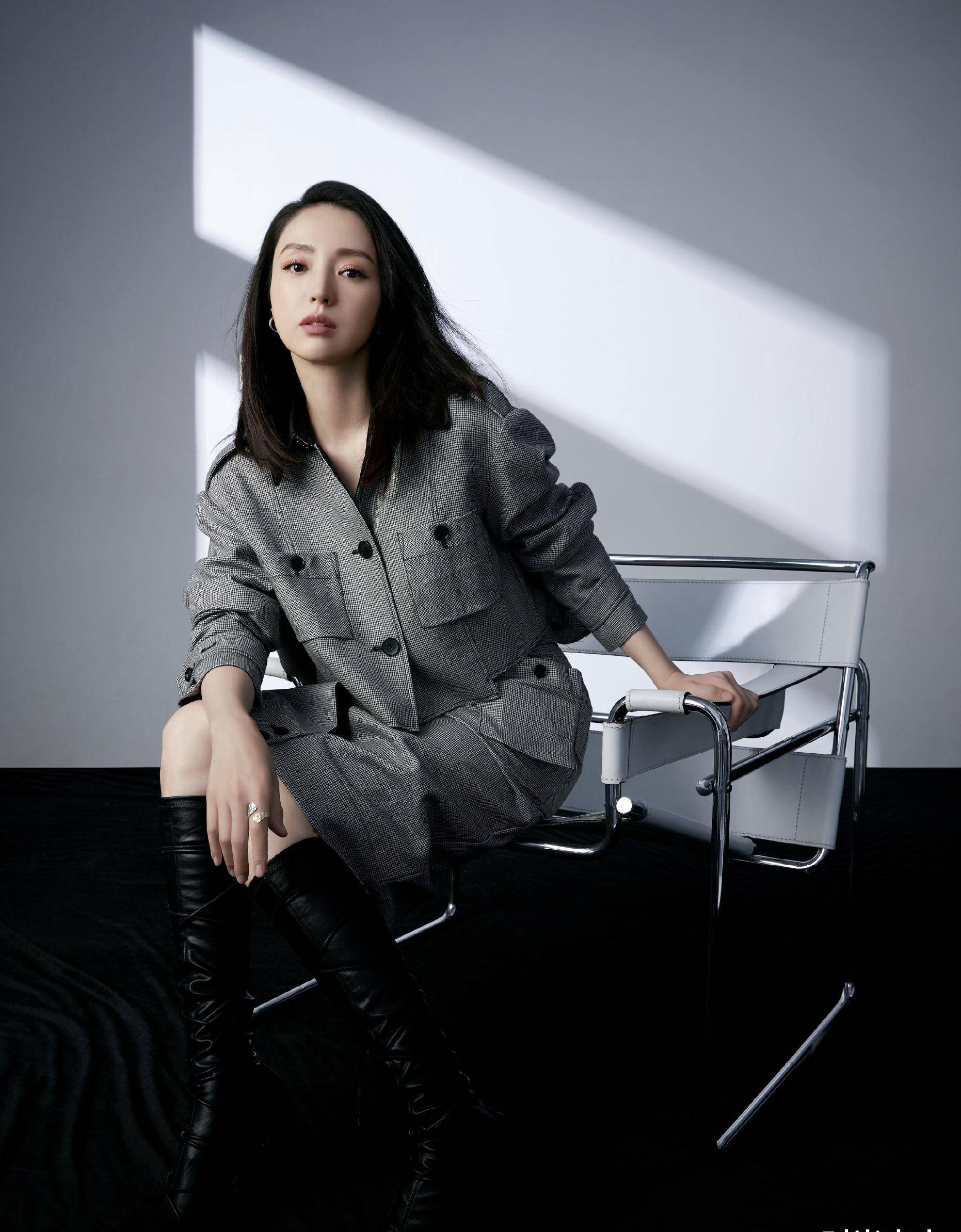 分手后依旧精彩个性,穿抹身材运动装秀身材求表扬,董璇晒动态_设计