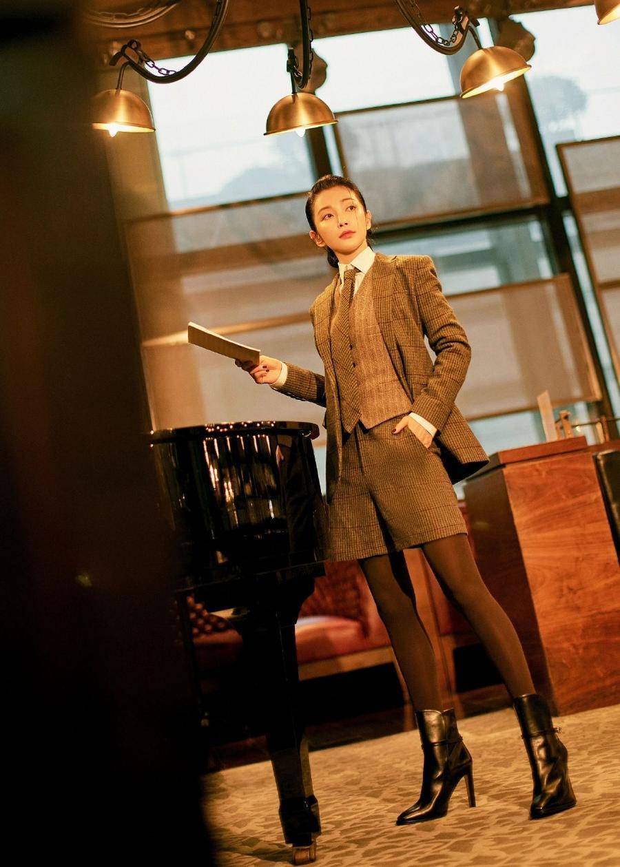 李冰冰西服造型 帅气十足_李冰冰_造型_西服