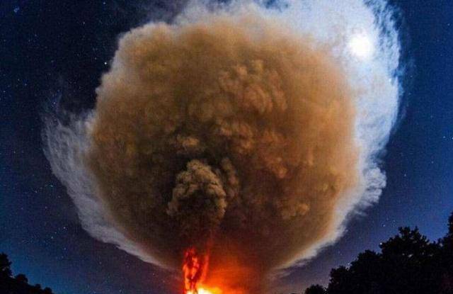 世界上最小的火山，持续燃烧上百年，当地人：夏天烧烤，冬天取暖