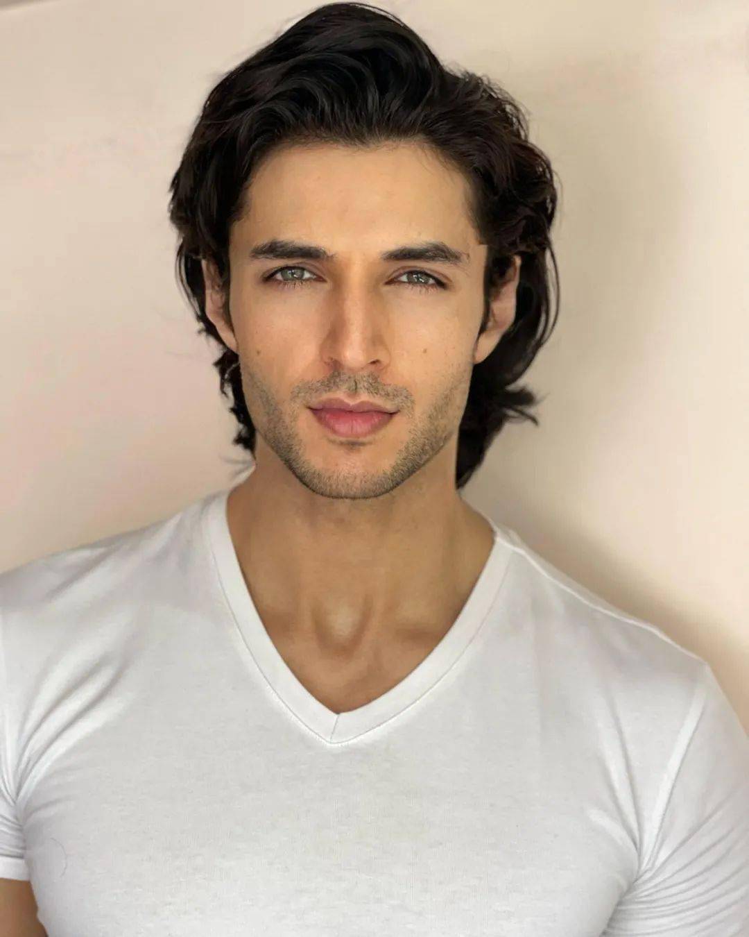 迪士尼_迪拜_gupta