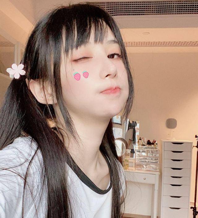 这段时间,各位美女网红颜值纷纷翻车,蔡萝莉还算是好的,并且网红用