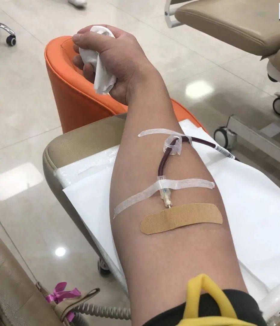 环江:有群众在朋友圈发急需输血的救助信息,4人各自献出 400mlt血液