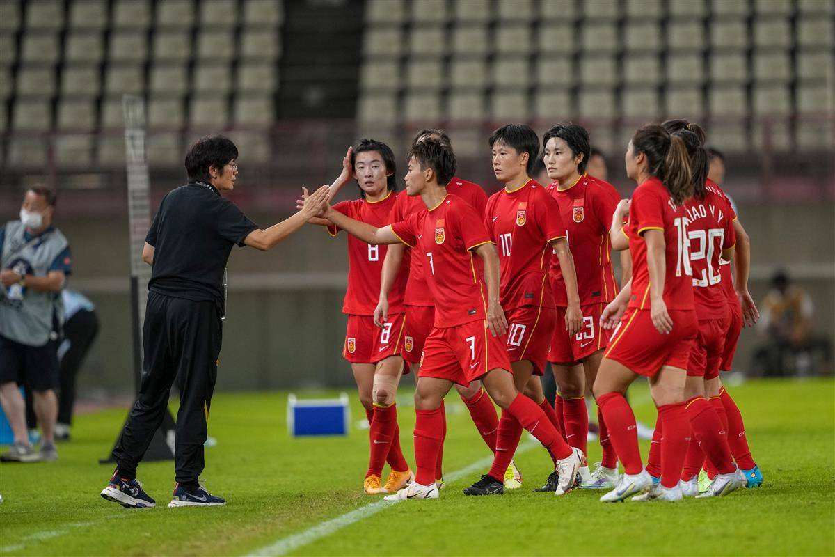 首战惜败已过去，中国女足收拾心情继续备战_比赛_新华社_丹麦队
