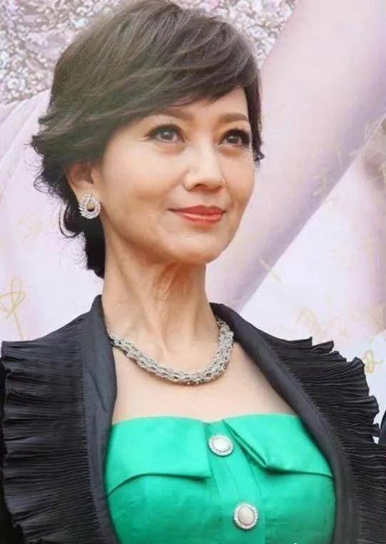 身姿曼妙似少女,网友吐槽偶像包袱太重_观众_状态_赵雅芝