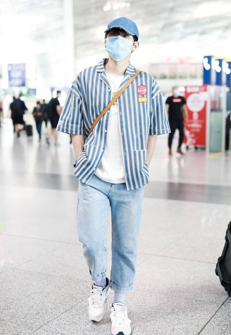 汪苏泷这也太敢穿了,各种时髦单品上身花哨吸睛,常人真驾驭不来