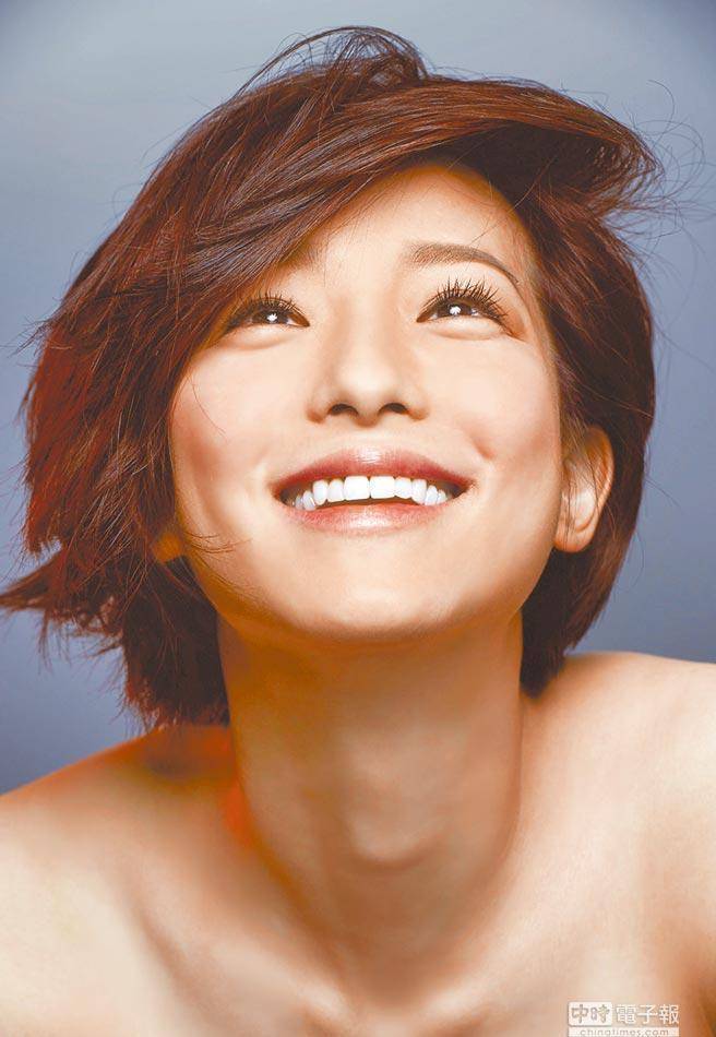 做头发:剪了短发的女明星那么多,但是她才是短发女王_长发_造型_显得