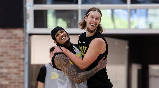 nba名宿"锁臂"对手,主帅挑战失败,裁判改判_奥利尼克_唐斯_犹他爵士队
