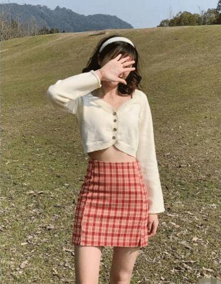 所以到现在,bm女孩就直接指身材好,有小蛮腰,小细腿的女孩.