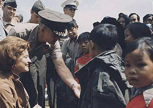 西贡大逃亡，逃出来的人过上幸福生活，还在美国建立了越南城
