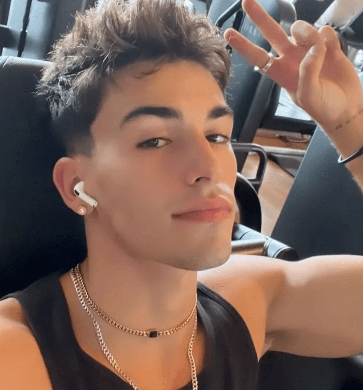 颜值和身材都在线的外国小哥_侵权_合作_洽谈