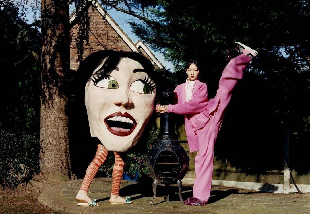 18岁成名,28岁与郑秀文争夺金像影后,陈可辛将金城武送给她?