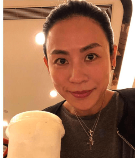 宣萱很长时间没有看到这个消息了.网友提醒她早点休息.