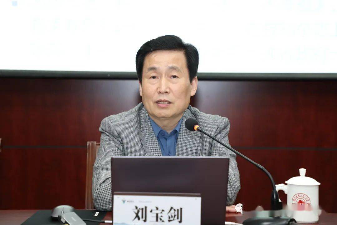 教育专家刘宝剑到衢州二中作讲座_全体_高考_复习