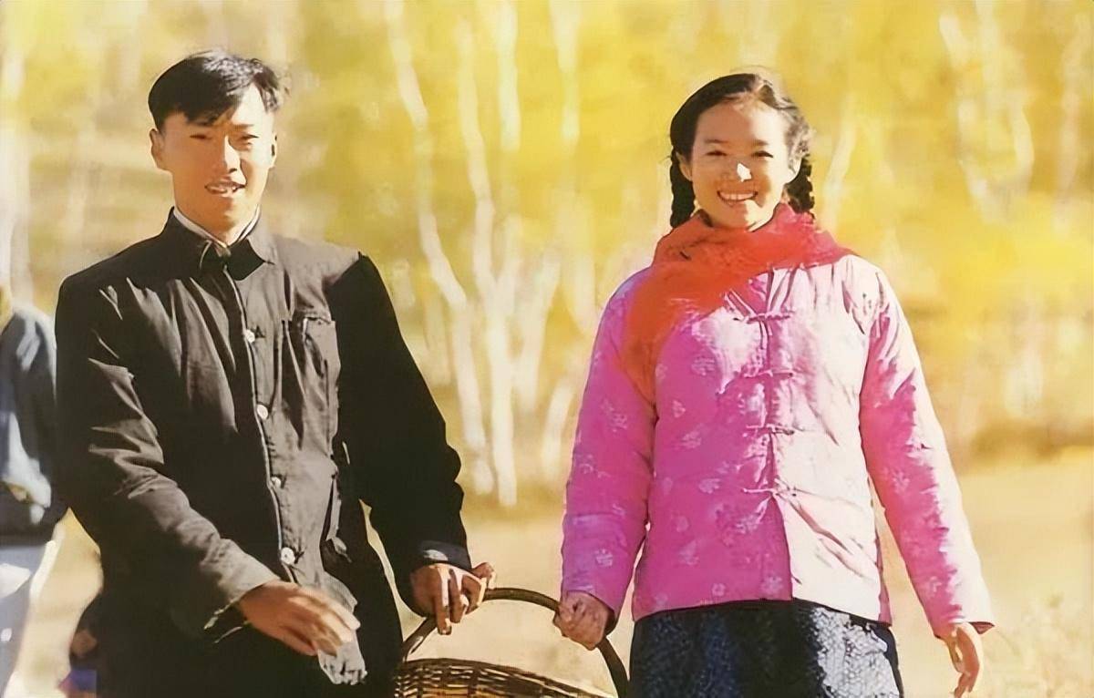 被张艺谋器重,遭章子怡吐槽演技太水,高开低走的郑昊如今很幸福!