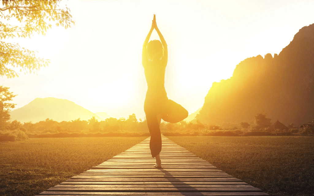 奥黛丽·赫本练了一辈子的瑜伽动作,隔了50年又火了!_女神_钻石_成就