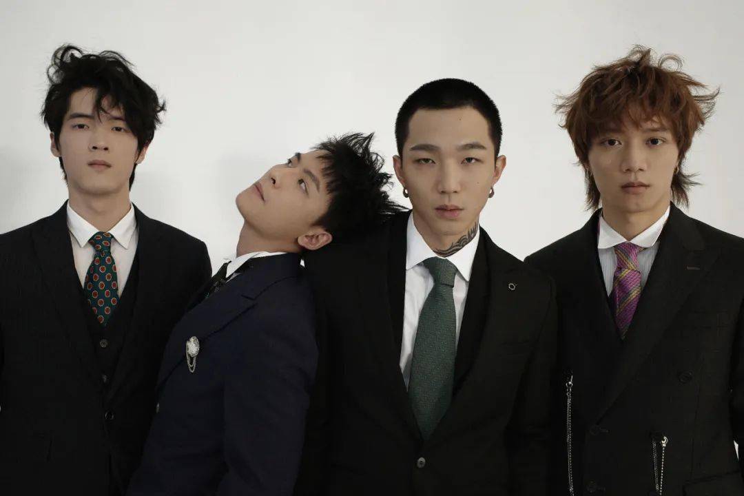 红唐店 | 12/15 傻子与白痴「2022 tour*」苏州站 即将开票!