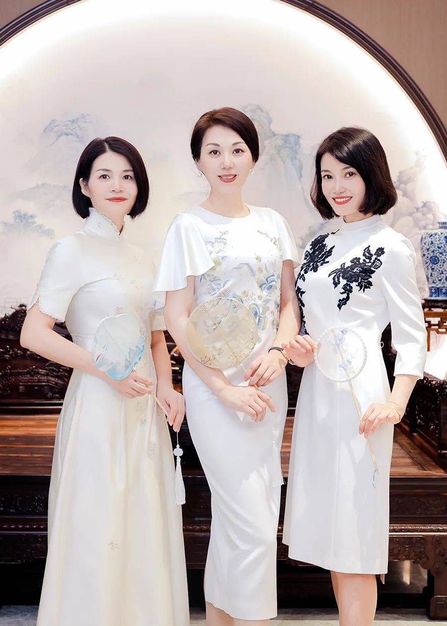 荣萍雅集|长江商学院「极致东方美学,诠释万种风情」_旗袍_文化_传统