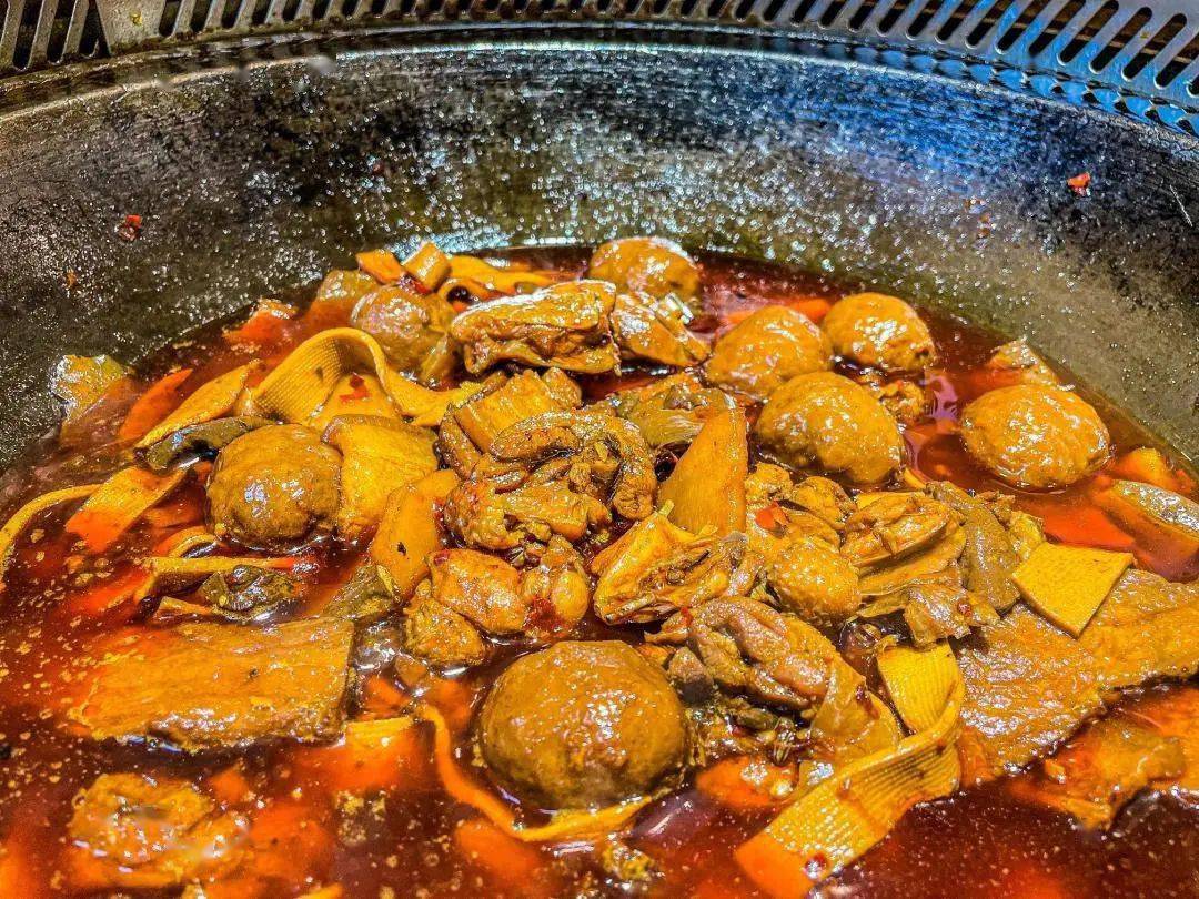 今日土鸡配洪湖甲鱼,美味翻倍艾~瑞~巴~蒂~"一日不食柴火鸡,如隔三秋"