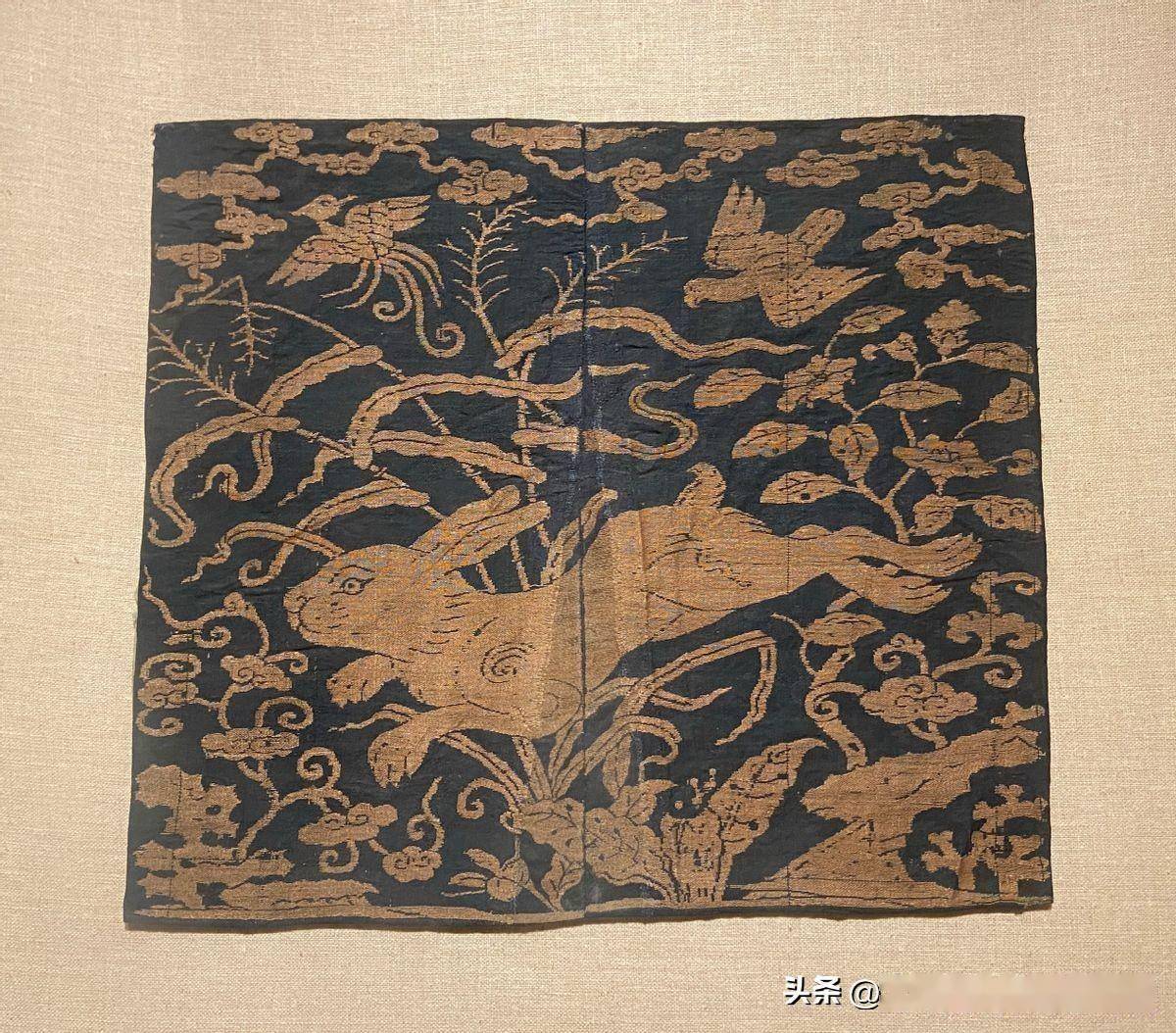 丝绸博物馆:元代服装与织绣