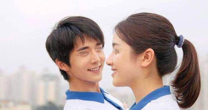 哥哥和女友领证没几天，妈妈听了亲家的话后，哭着求哥哥离婚