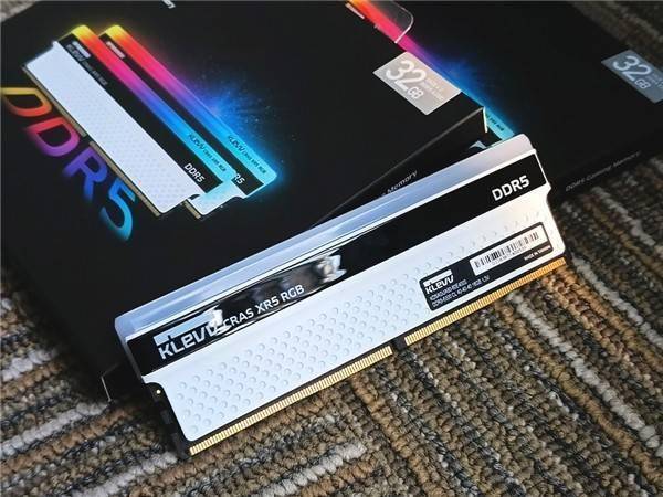 颜值与性能并驾齐驱—— KLEVV科赋新一代DDR5内存条开箱实测！