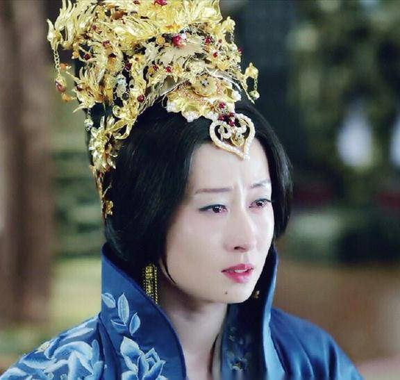 44岁大器晚成的刘敏涛,舞台上表演翻白眼上热搜,演