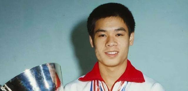 "大佐装"毁掉李宁的,除了200亿还有什么?_中国_品牌_网友