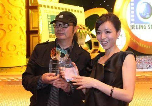 “女版摄影师”张静初的桃色往事,以及被她征服的男人_顾长卫_孔雀_成为了