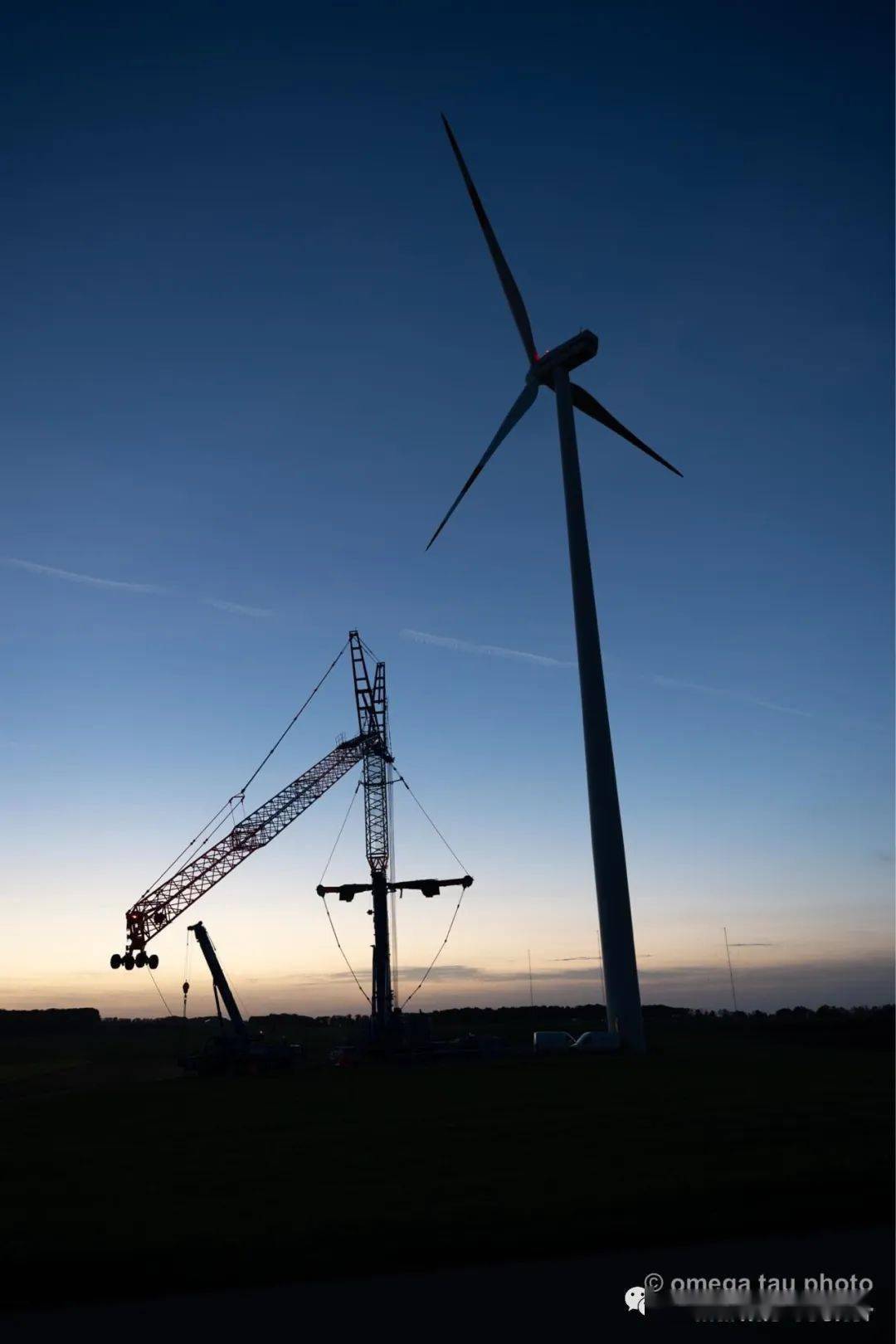 赏心悦目的起重美图利勃海尔 ltm1650 akm 吊装 vestas 风机