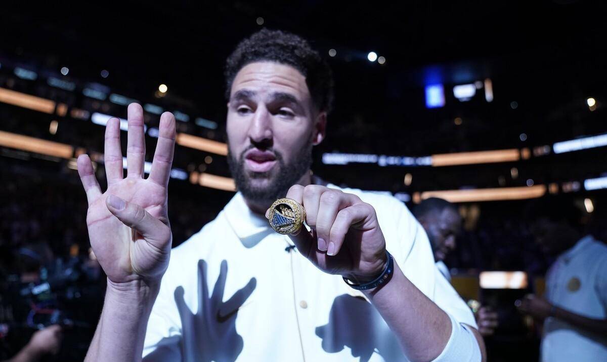 来自4环的嘲讽,汤普森被开除,6人7技术犯_比赛_布克_情绪