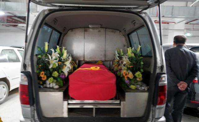 殡仪馆公开招司机,需要满足3个岗位要求,看看你符合条件吗?