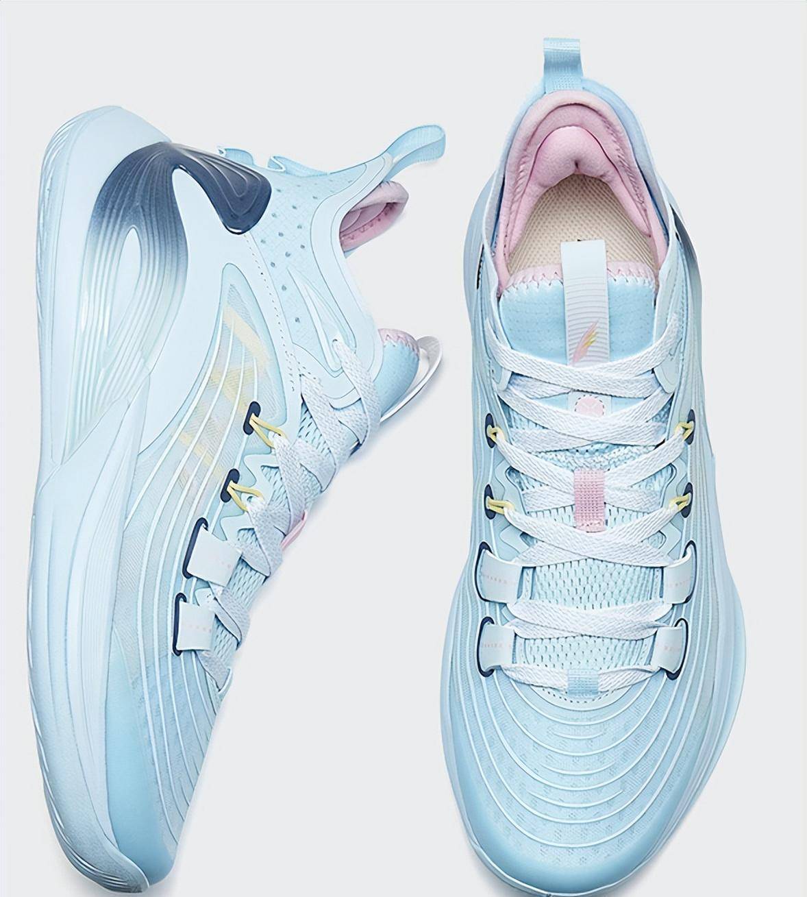 特步篮球鞋的外观设计也逐渐家族化了_系列_整体_部分