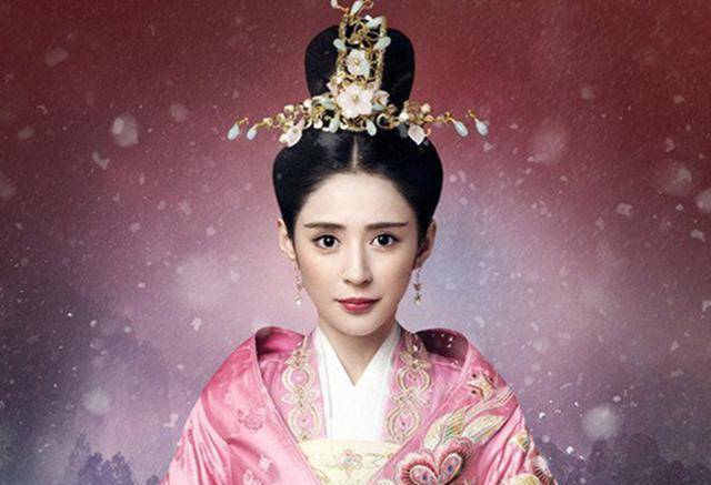 李长乐扮演者发胖再穿古装,神似杨玉环,脑海中的贵妃有"脸"了_李心艾