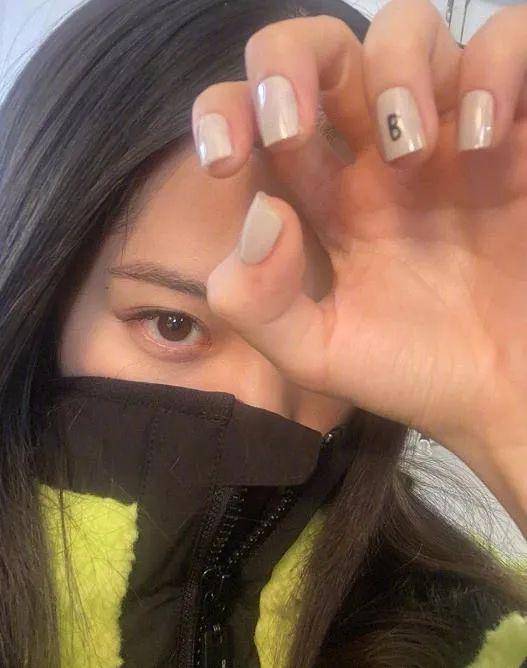 宝藏女孩欧阳娜娜,究竟赢在哪_美甲_周迅_节目