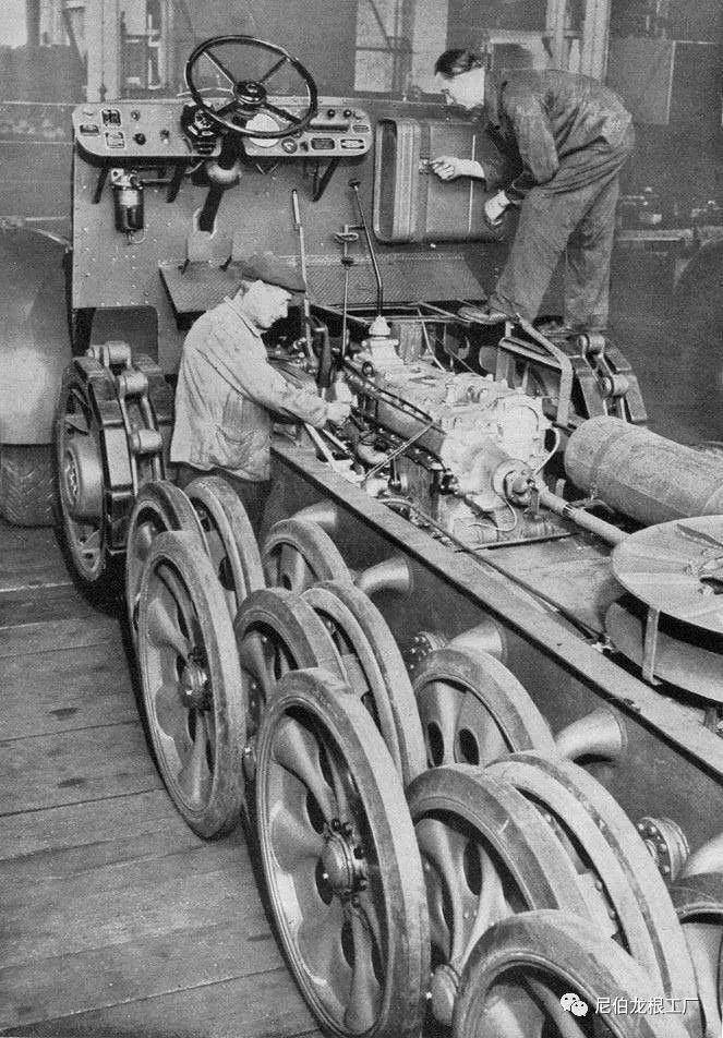 sdkfz 9:德军18吨半履带牵引车的总装现场_底盘_总成_公司