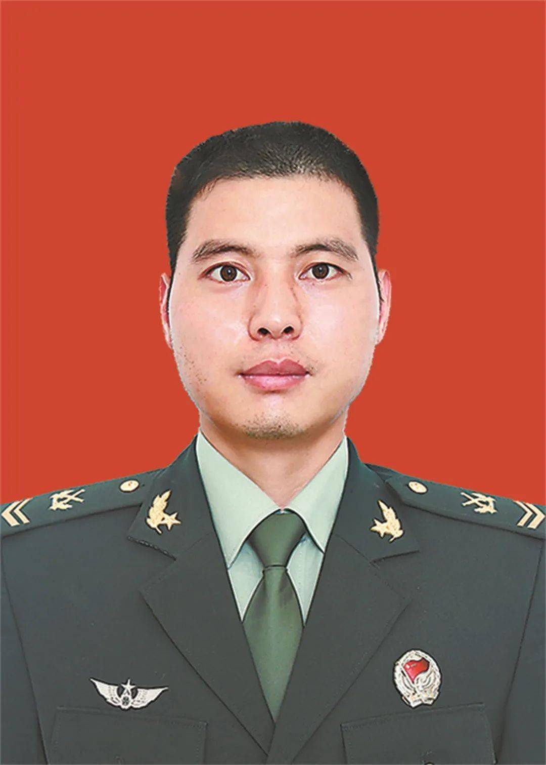 月出生,2011年12月入伍,2015年3月入党,第71集团军某旅技师,二级上士