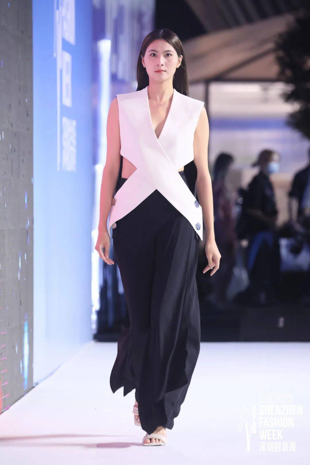 s/s 2023深圳时装周丨福田会场精彩大秀:释放不羁灵魂,谱写别样诗篇!