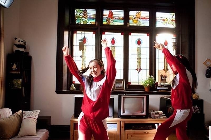 替考,姐妹谈恋爱就绝交,《雪花秘扇》彰显的闺蜜情,你感动吗?