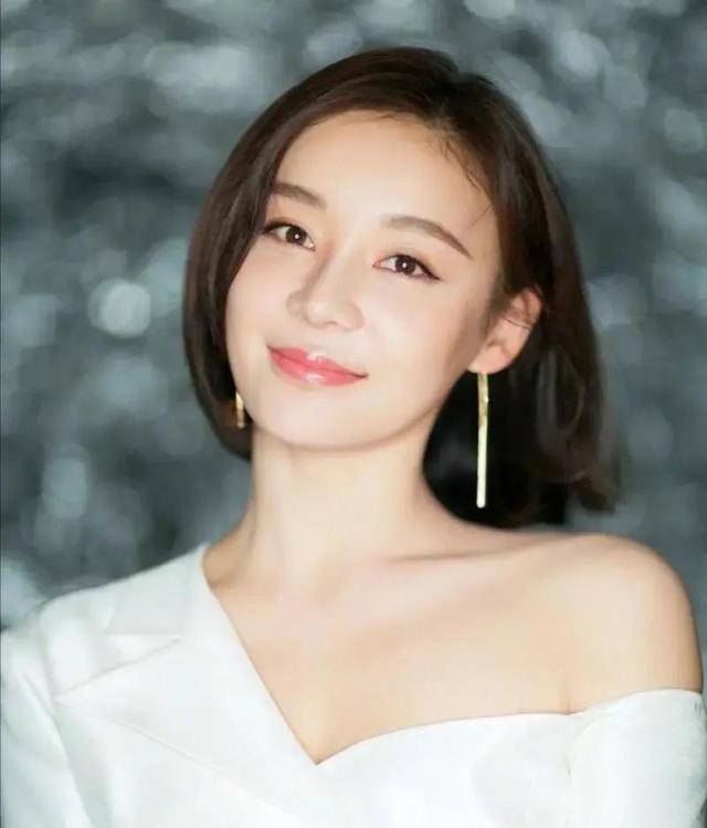 低情商的袁姗姗:口无遮拦得罪圈内人,不停地道歉,于正也捧不红_赵丽颖