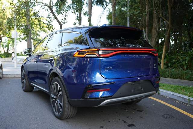 续航、性能、智能全在线!试驾新款唐EV