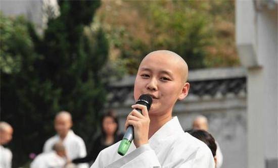 她被誉为中国最美尼姑,985毕业却断发出家,年近三